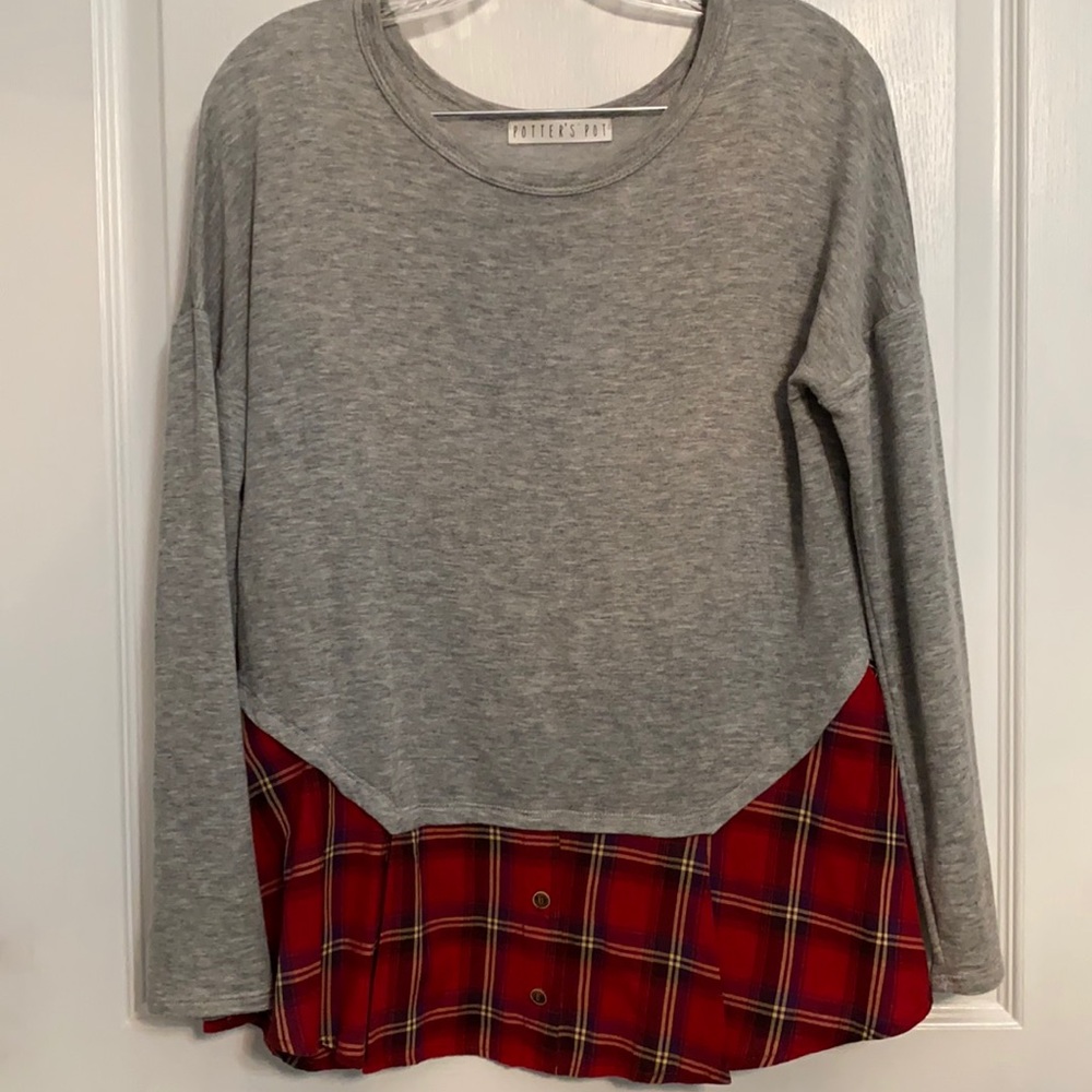 Potter’s Pot Gray Top with Flannel Detail